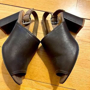 Muk Luks brown leather sandals